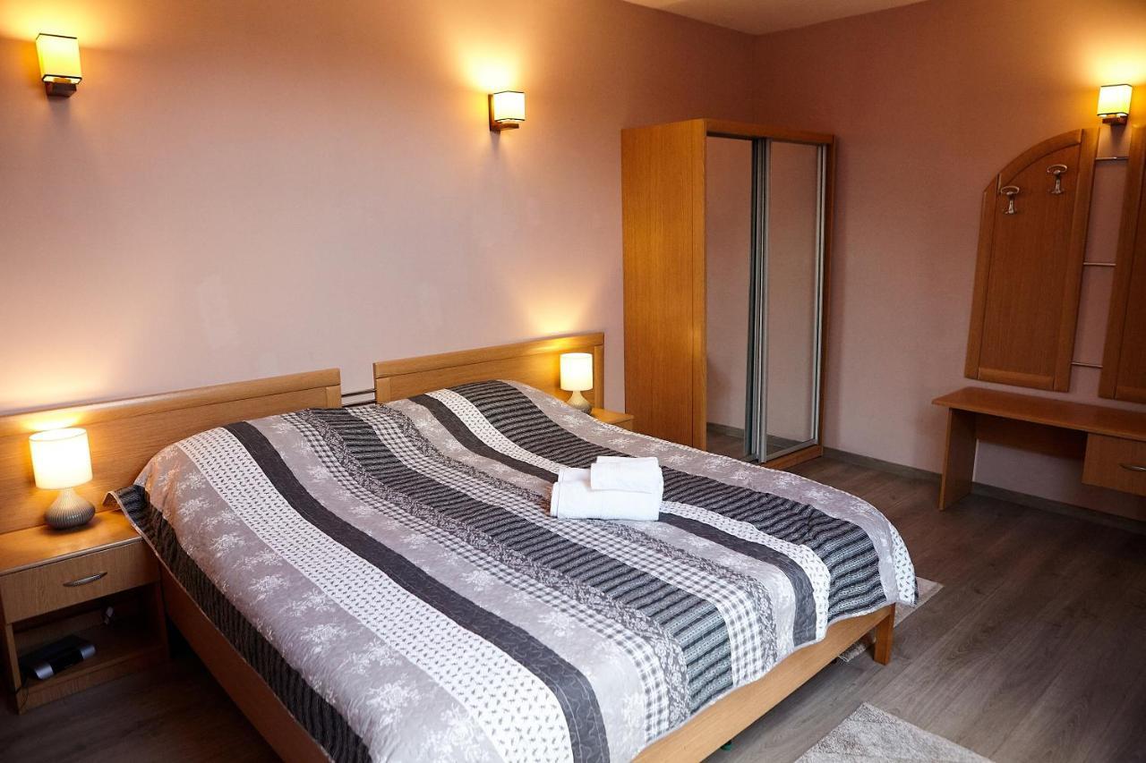 Apartament Rozelor Μπρασόβ Εξωτερικό φωτογραφία