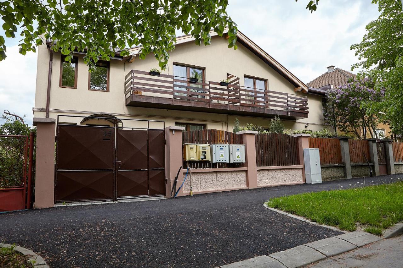 Apartament Rozelor Μπρασόβ Εξωτερικό φωτογραφία