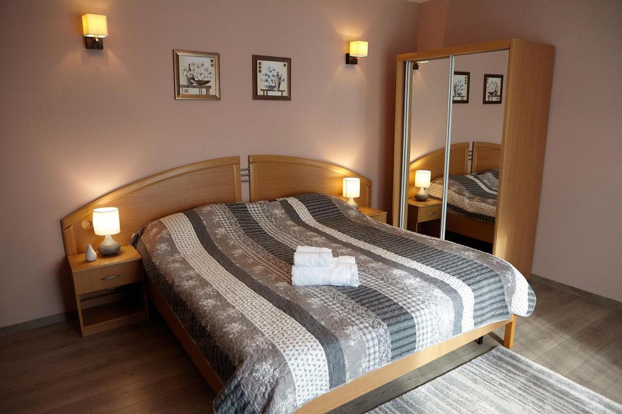 Apartament Rozelor Μπρασόβ Εξωτερικό φωτογραφία